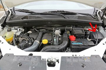 Sicherungskasten Motorraum.jpg