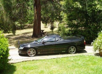 HSV_Maloo_R8.jpg