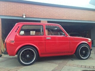 Lada-Niva-with-a-2JZ-GTE-05-620x465.jpg