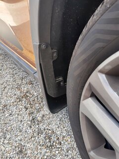 Schmutzfänger vorne3.jpg