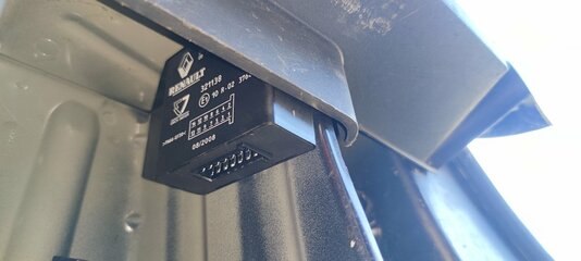 Dacia Anhänger Steurungs Box (2).jpg