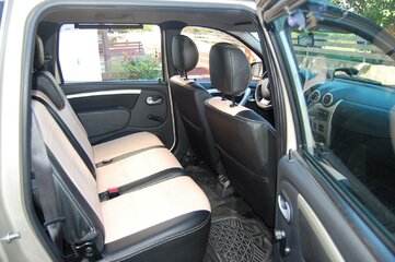 Dacia Logan MCV 5 TRG -  (8).jpg