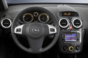 Opel-Corsa-Facelift-2011-560x373-48808888c1f468d0.jpg