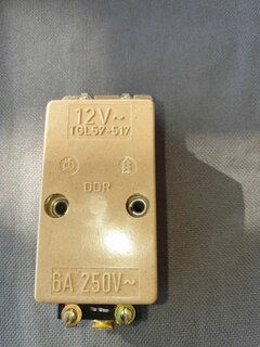 DDR-Stromstossrelais-Fernschalter-mit-12-Volt-Steuerspannung-6.jpg DDR-Stromstossrelais-Fernschalter-mit-12-Volt-Steuerspannung-6.jpg