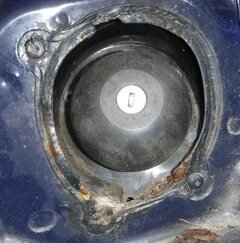 Tank-Einfuellstutzen_01.JPG