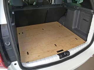 Duster-Ladeboden1.JPG