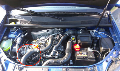 motorraum.jpg