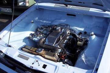Motorraum005.JPG