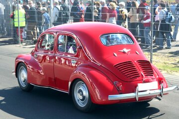 Renault 4CV_1g.jpg