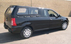 Nissan-np200-canopy-1.jpg