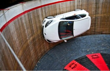 Mazda2_Steilwand.jpg