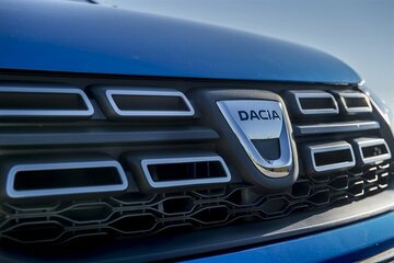 dacia-sandero-stepway-grille_630x420.jpg