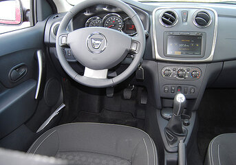 Dacia_Sandero13_02_600.jpg