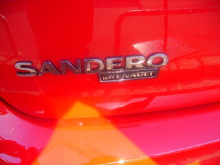 dacia-sandero-by-renault.jpg
