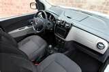Dacia Lodgy cockpit ganz.jpg