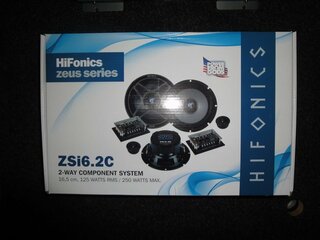 de-nieuwe-hifonics-speakers-voor-in-de-dacia-00.JPG