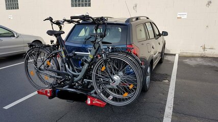 E-Bike auf Fahrradträger (2).jpg