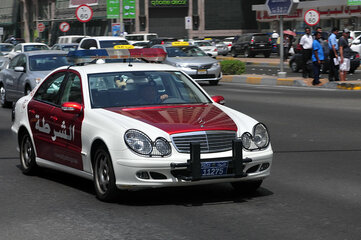 800px-13-08-06-abu-dhabi-by-RalfR-115.jpg